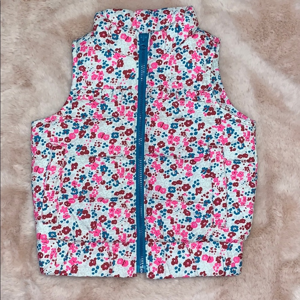 5 for $25🎈 NWOT baby girls oshkosh vest